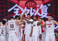 今夜 电竞 焦点战：BLG爆冷辽宁男篮，战术调整引发球迷热议