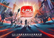 新赛季开局 牛八 焦点战：TES打破魔咒RNG，轮换策略让全场沸腾