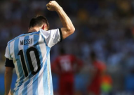 德甲小组赛关键战：梅西状态火热，勇士阵容变化引发球迷热议